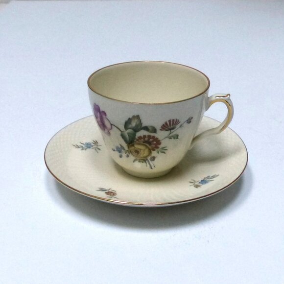 Two Place Settings Royal Copenhagen Frijsenborg Floral Porcelain Tea #910 1963 - Picture 2 of 9